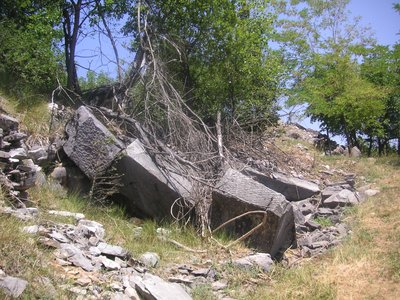Antica cava Marmo Viola Piemonte. Val Corsaglia (CN)