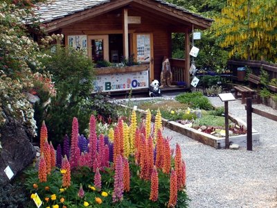 Ingresso e Chalet biglietteria del Giardino Botanico di Oropa